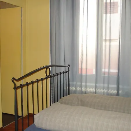 Hostel Lion *